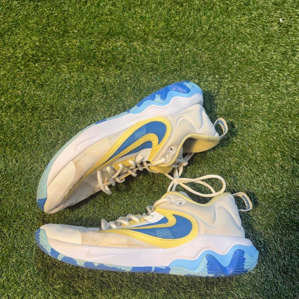 Nike White Blue and Yellow Basketball Sneakers Size 11.